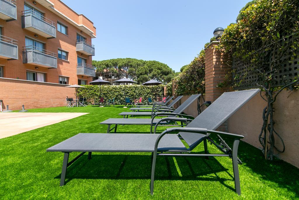 Aparthotel Bardon Castelldefels Dış mekan fotoğraf