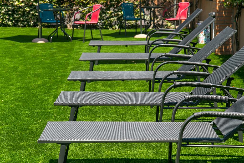 Aparthotel Bardon Castelldefels Dış mekan fotoğraf