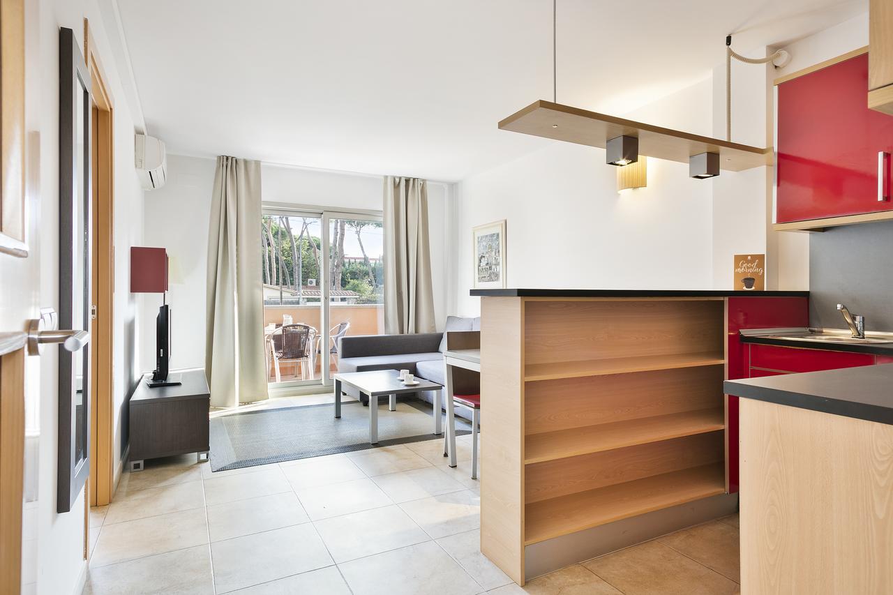 Aparthotel Bardon Castelldefels Dış mekan fotoğraf