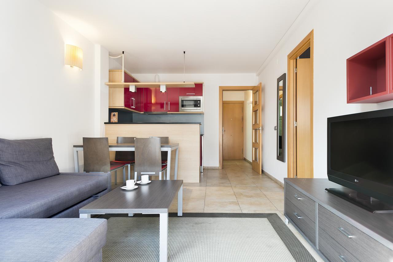 Aparthotel Bardon Castelldefels Dış mekan fotoğraf